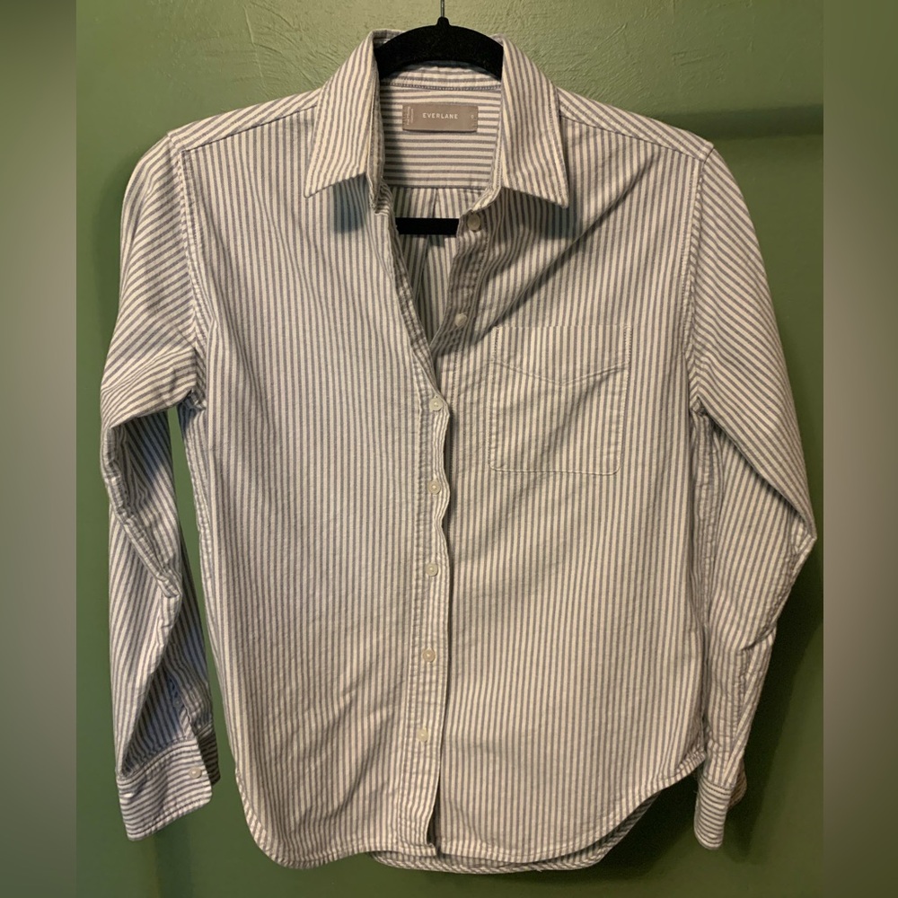 🤍💙 Stripe Everlane button up 0 comfy and professional!